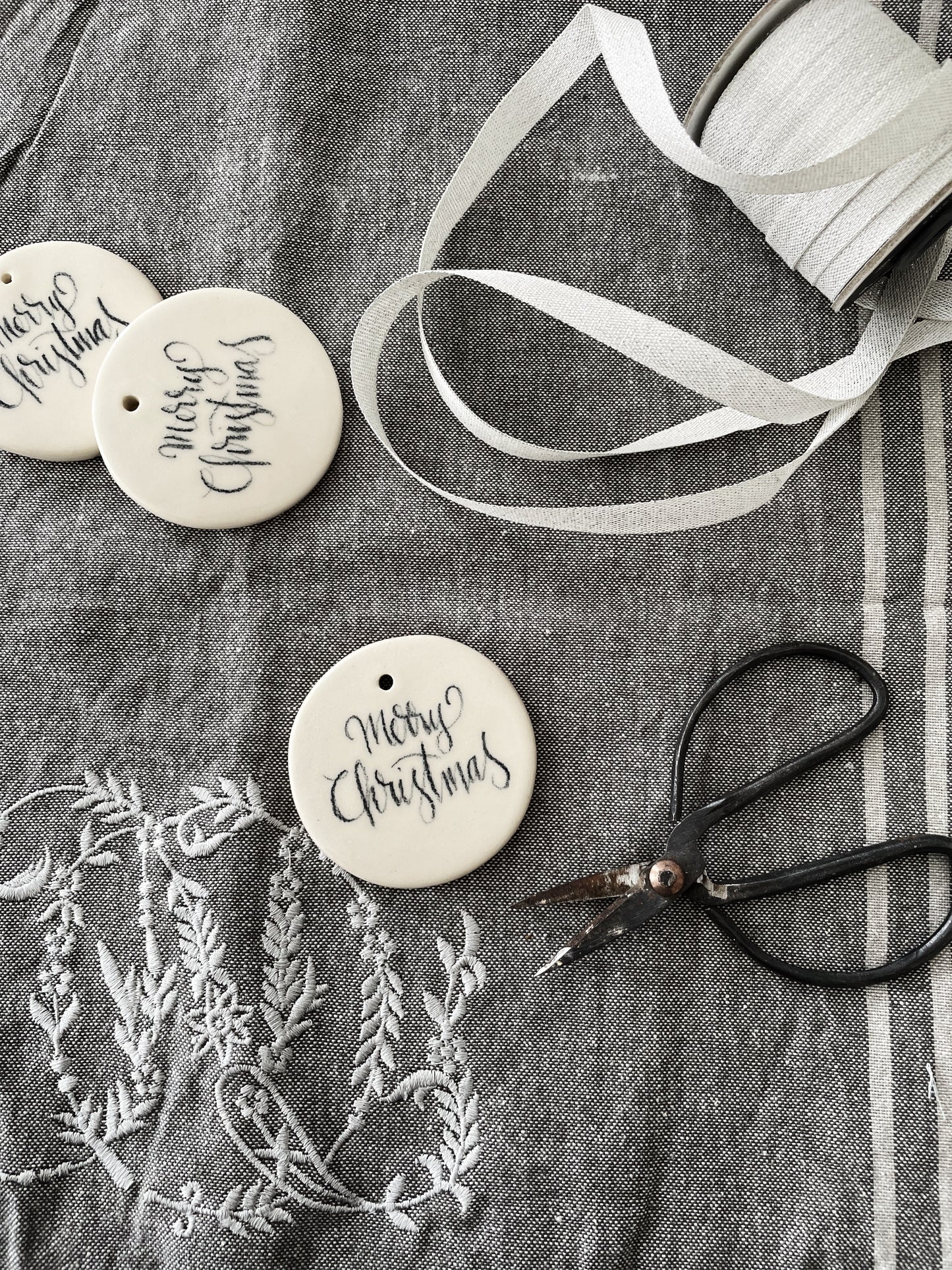 Small Merry Christmas Calligraphy Tag